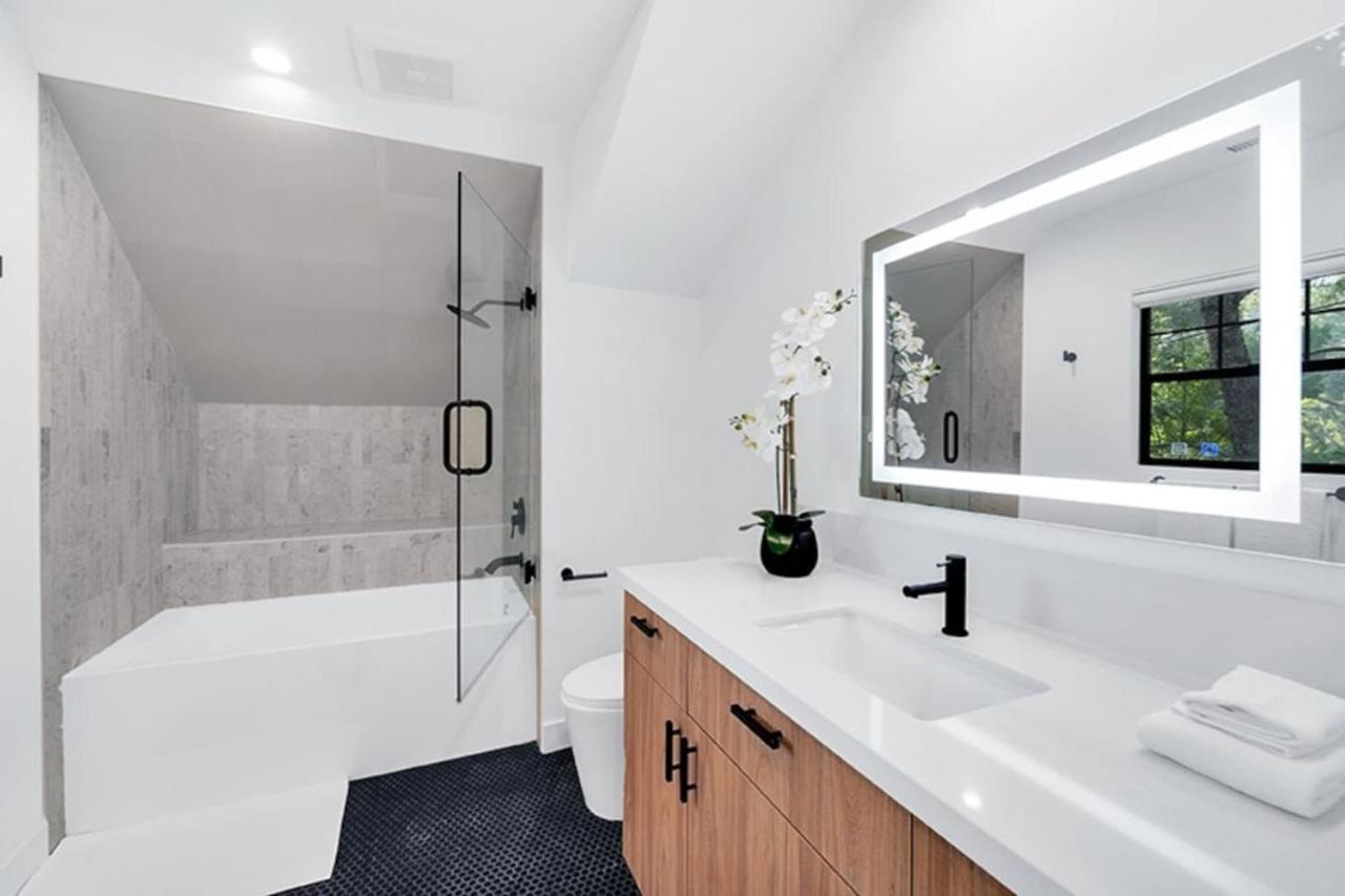 Skyhill Modern Lux With Hot Tub Walk To Universal Casa de férias